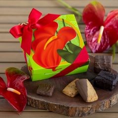 Hawaiian Heart Trifold Box